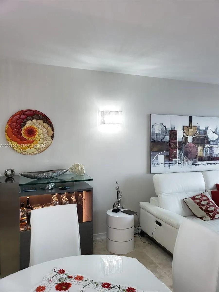 1830 S OCEAN DR #3910 Hallandale Beach, FL 33009