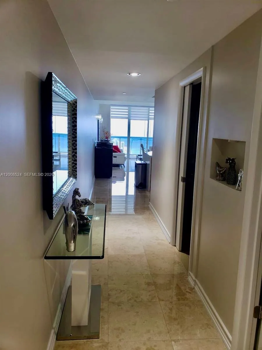 1830 S OCEAN DR #3910 Hallandale Beach, FL 33009