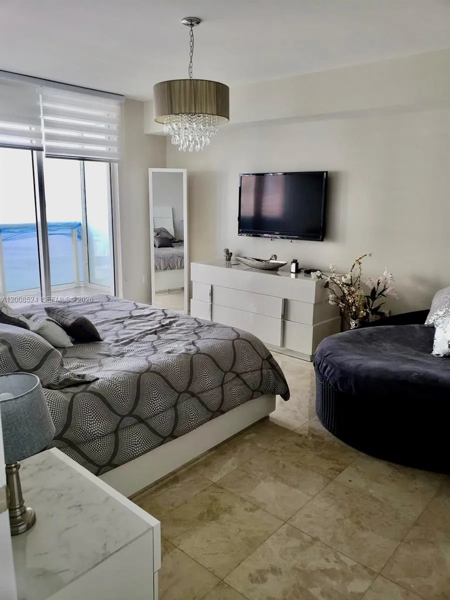 1830 S OCEAN DR #3910 Hallandale Beach, FL 33009