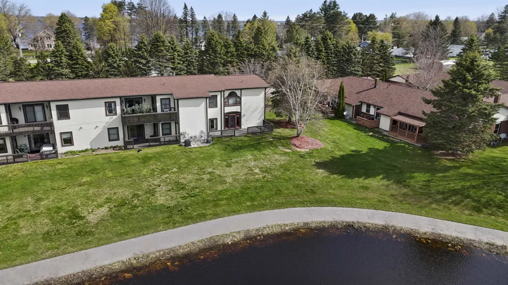 221 Wildwood Drive Cadillac City, MI 49601