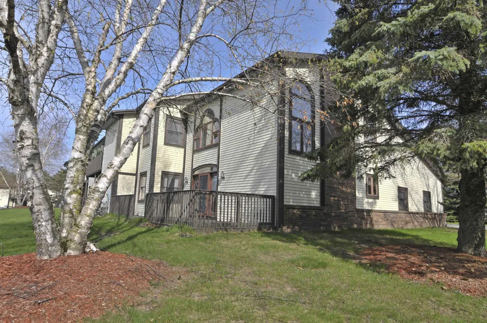 221 Wildwood Drive Cadillac City, MI 49601