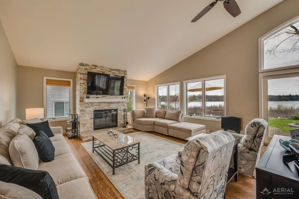 2896 E Lake Drive Cumming Township, MI 48635