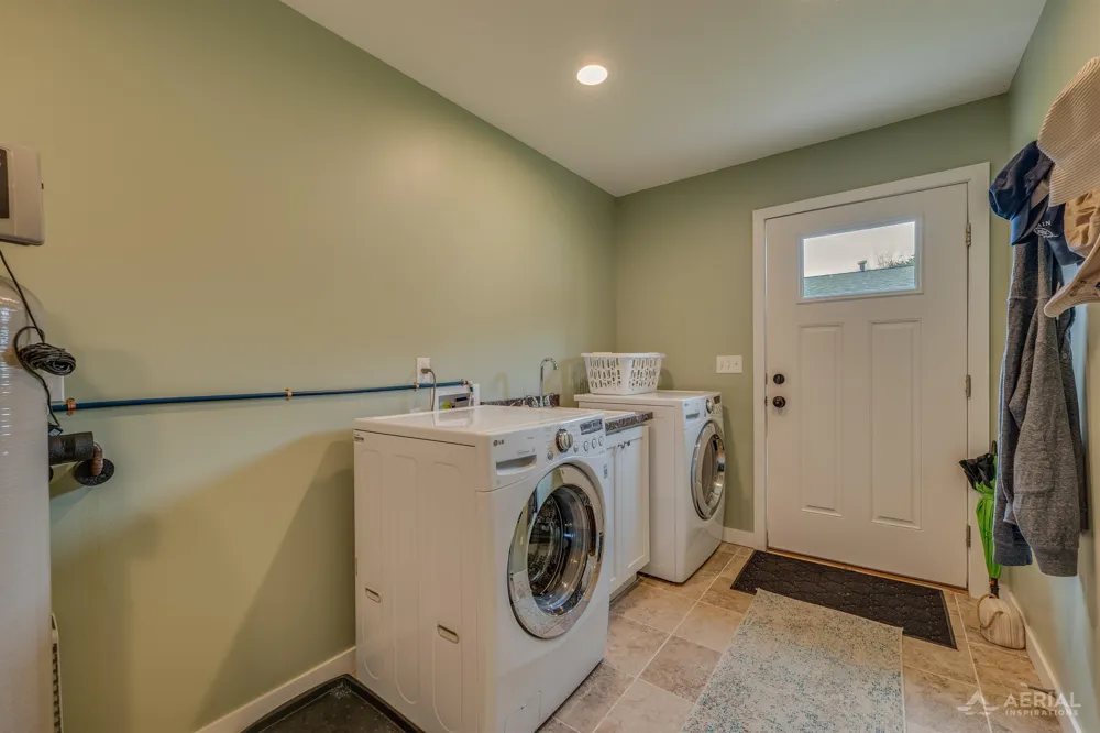 2896 E Lake Drive Cumming Township, MI 48635