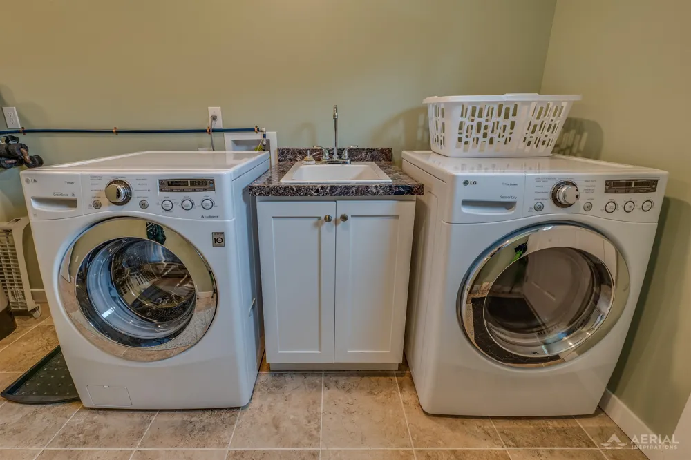 2896 E Lake Drive Cumming Township, MI 48635