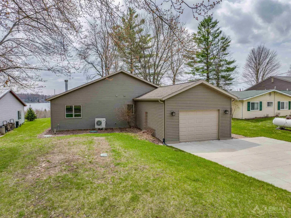 2896 E Lake Drive Cumming Township, MI 48635