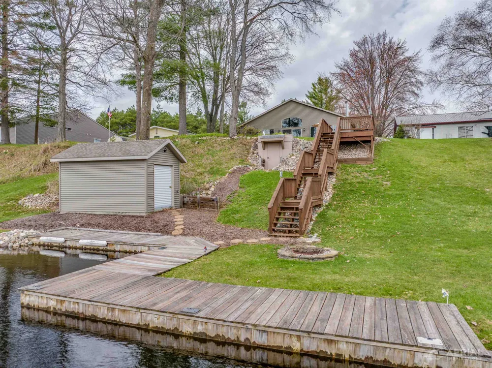 2896 E Lake Drive Cumming Township, MI 48635