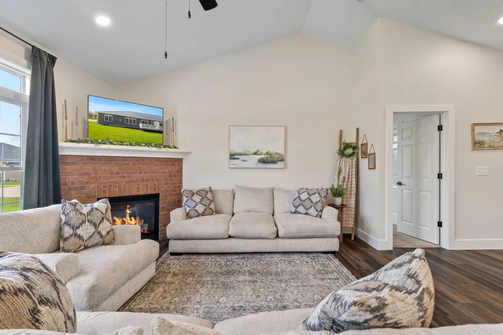 245 Auseon Court Hillsdale, MI 49242