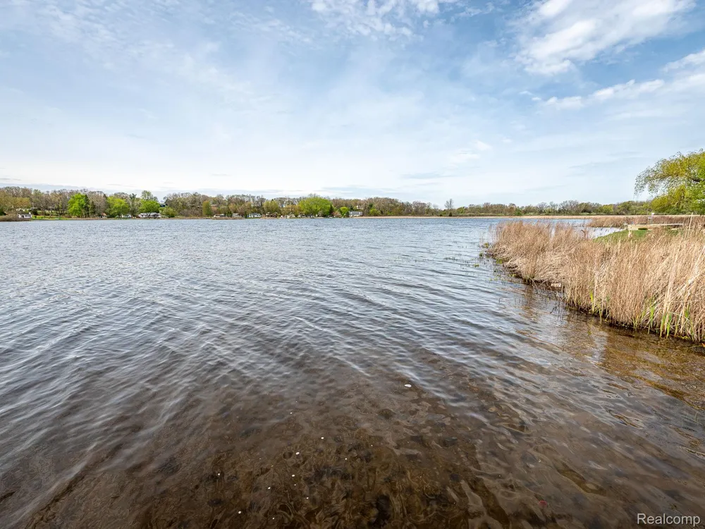 557 Alfred Street Columbia Township, MI 49230