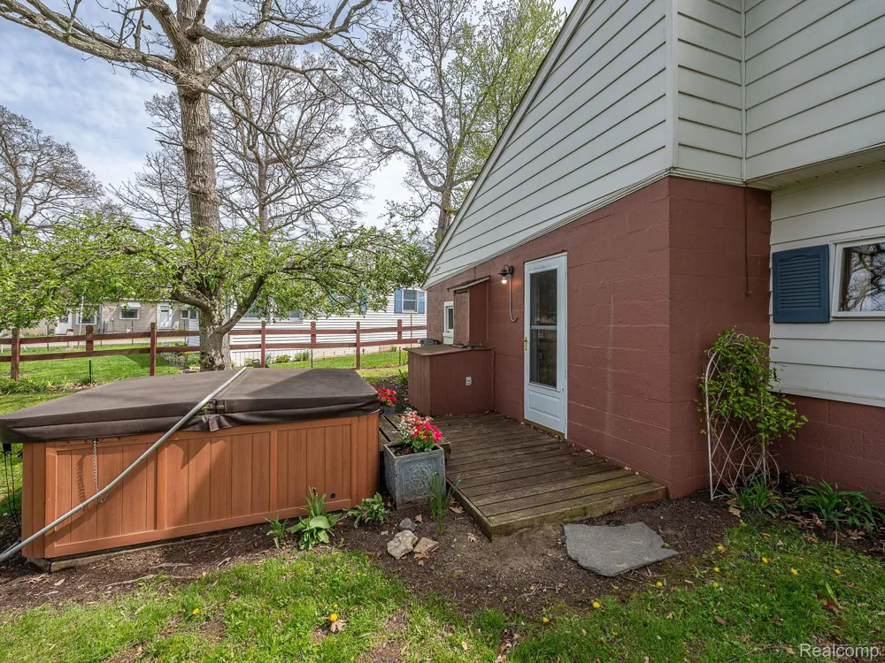 557 Alfred Street Columbia Township, MI 49230
