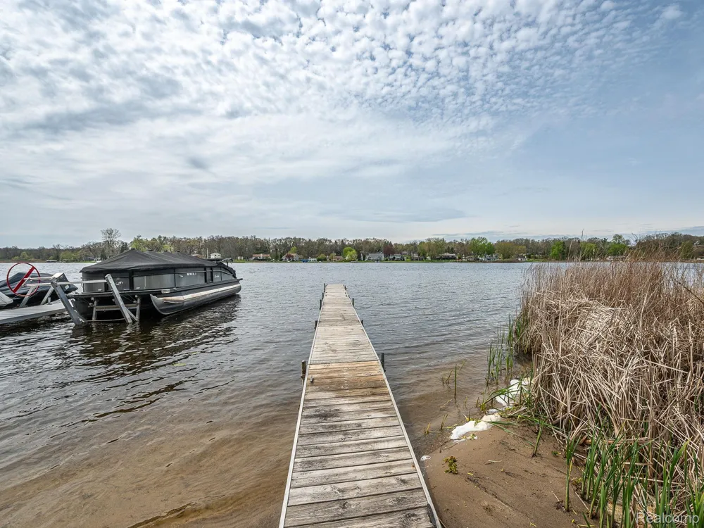 557 Alfred Street Columbia Township, MI 49230
