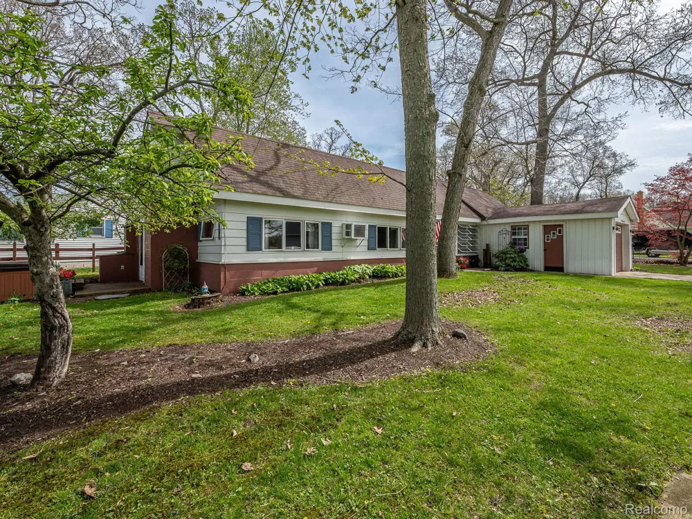 557 Alfred Street Columbia Township, MI 49230