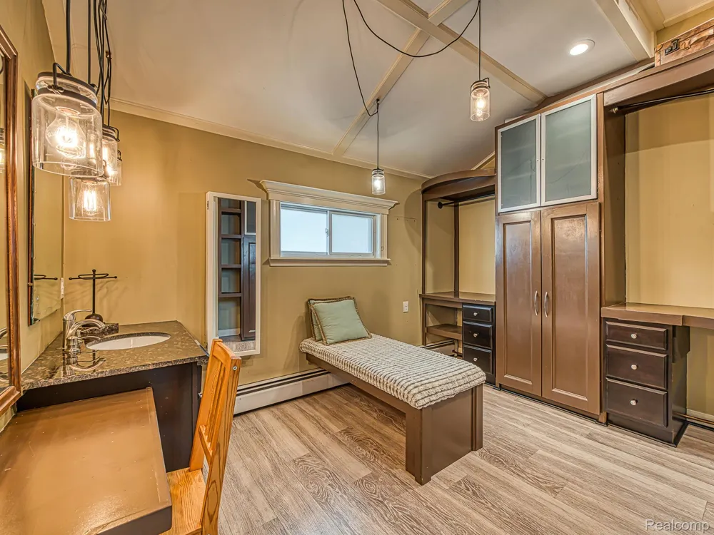 557 Alfred Street Columbia Township, MI 49230