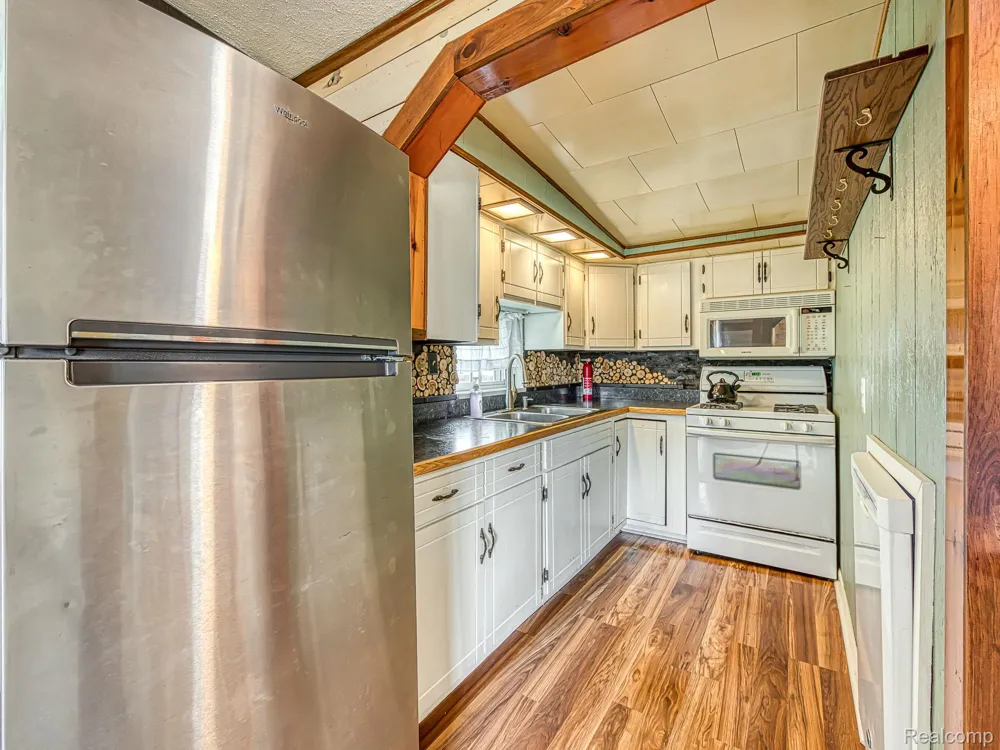 557 Alfred Street Columbia Township, MI 49230