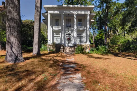 704 Wilkinson Street