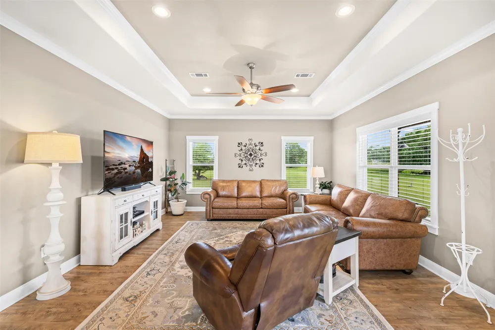 1122 County Road 344 Road Lexington, TX 78947