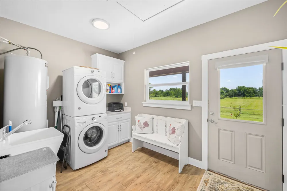 1122 County Road 344 Road Lexington, TX 78947