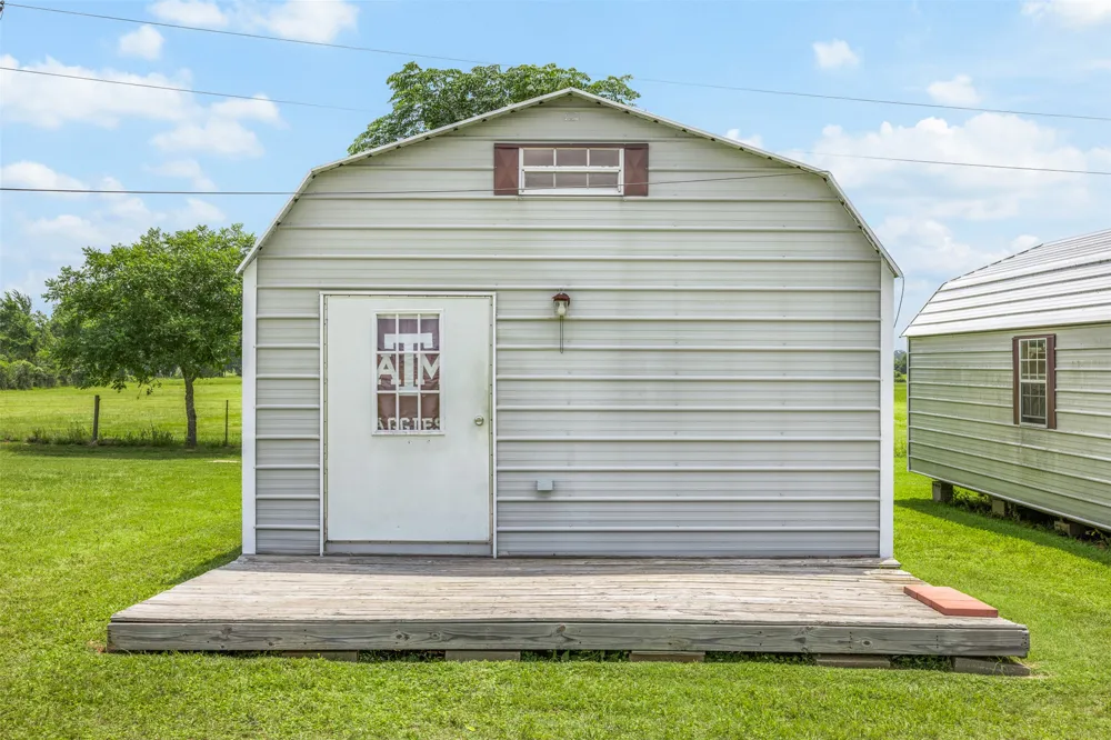 1122 County Road 344 Road Lexington, TX 78947