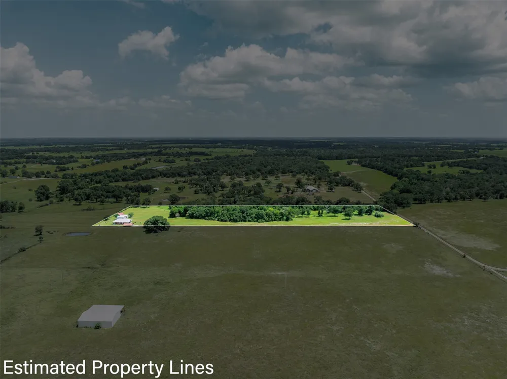 1122 County Road 344 Road Lexington, TX 78947