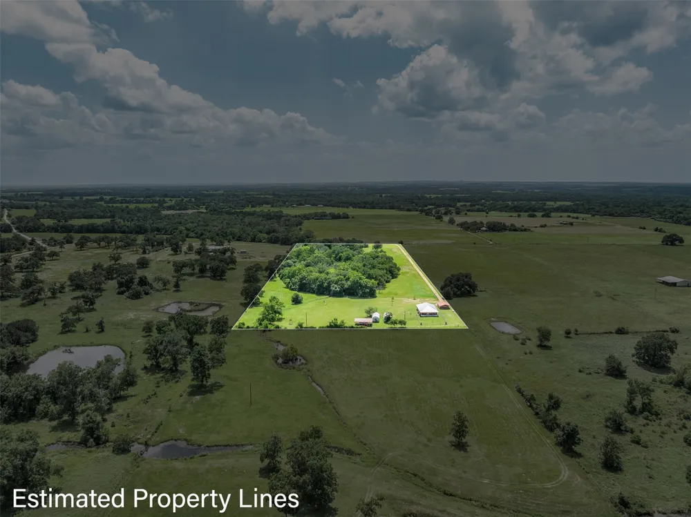 1122 County Road 344 Road Lexington, TX 78947