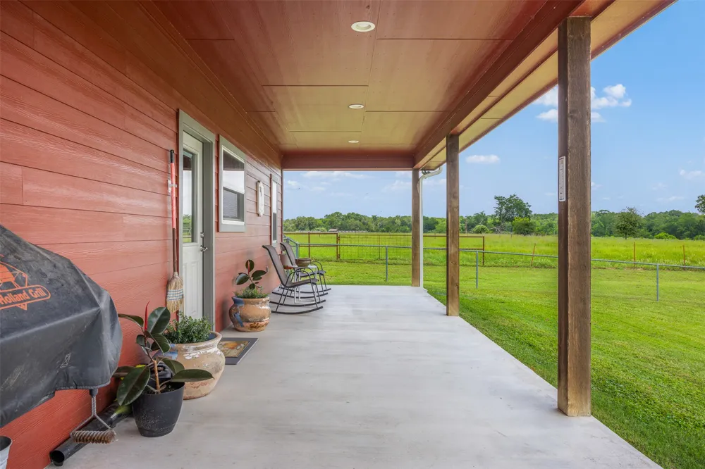 1122 County Road 344 Road Lexington, TX 78947