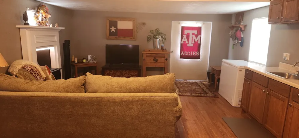 1122 County Road 344 Road Lexington, TX 78947