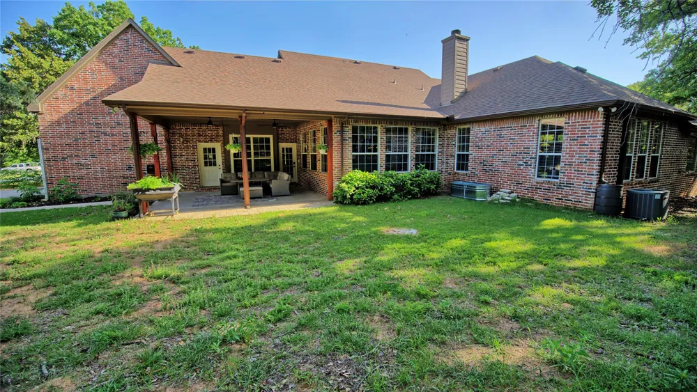 735 Sleepy Hollow Lane Valley View, TX 76272