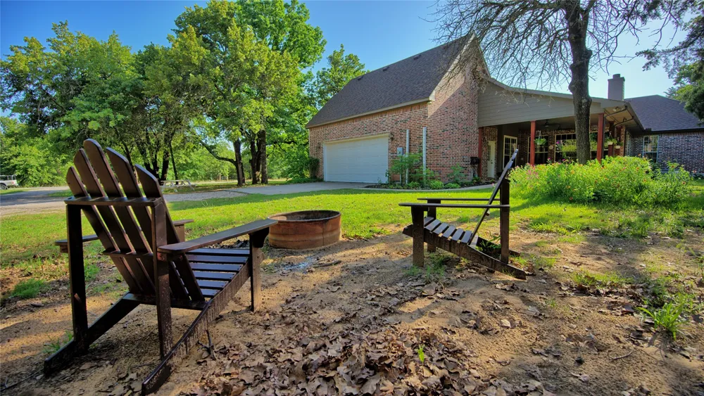 735 Sleepy Hollow Lane Valley View, TX 76272