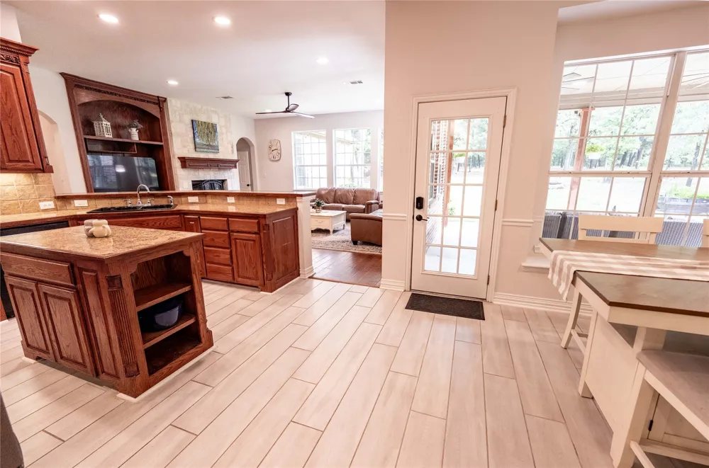 735 Sleepy Hollow Lane Valley View, TX 76272