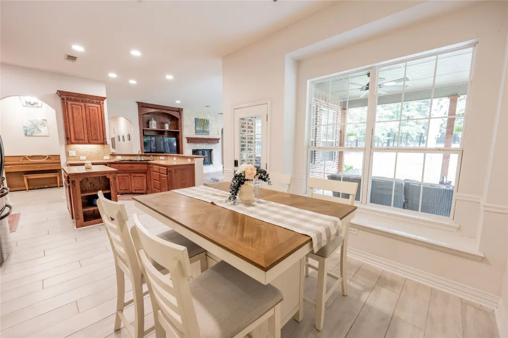 735 Sleepy Hollow Lane Valley View, TX 76272