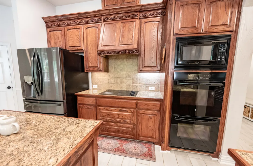 735 Sleepy Hollow Lane Valley View, TX 76272