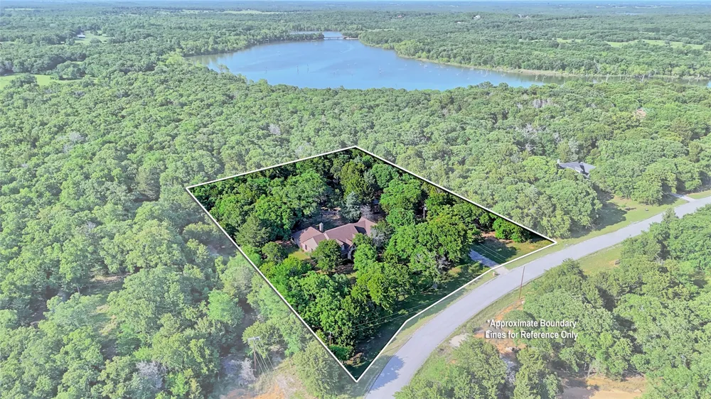 735 Sleepy Hollow Lane Valley View, TX 76272