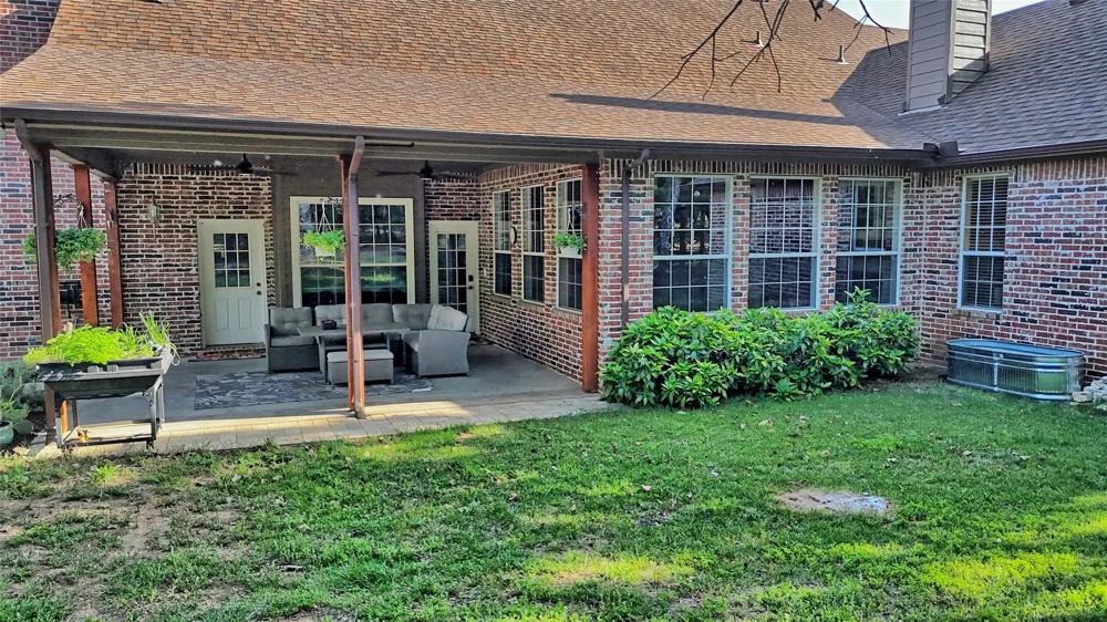 735 Sleepy Hollow Lane Valley View, TX 76272