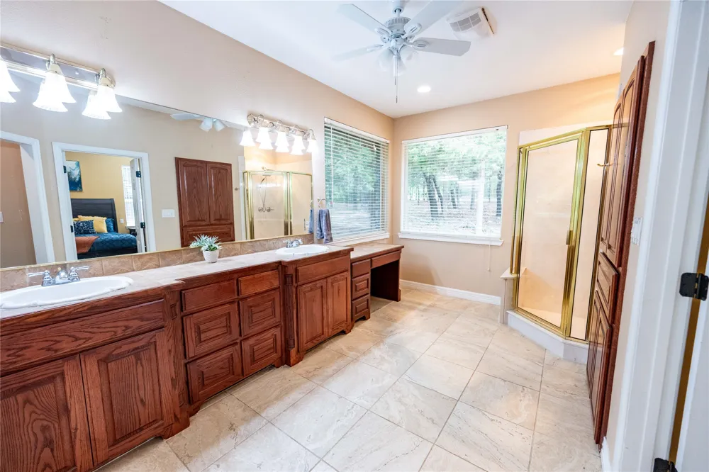 735 Sleepy Hollow Lane Valley View, TX 76272