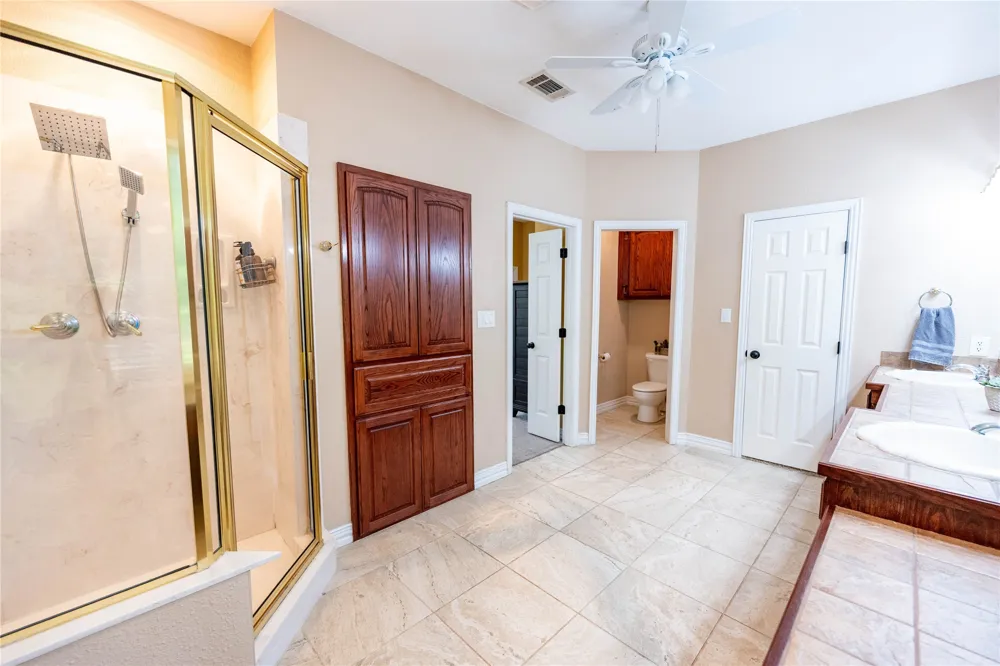 735 Sleepy Hollow Lane Valley View, TX 76272