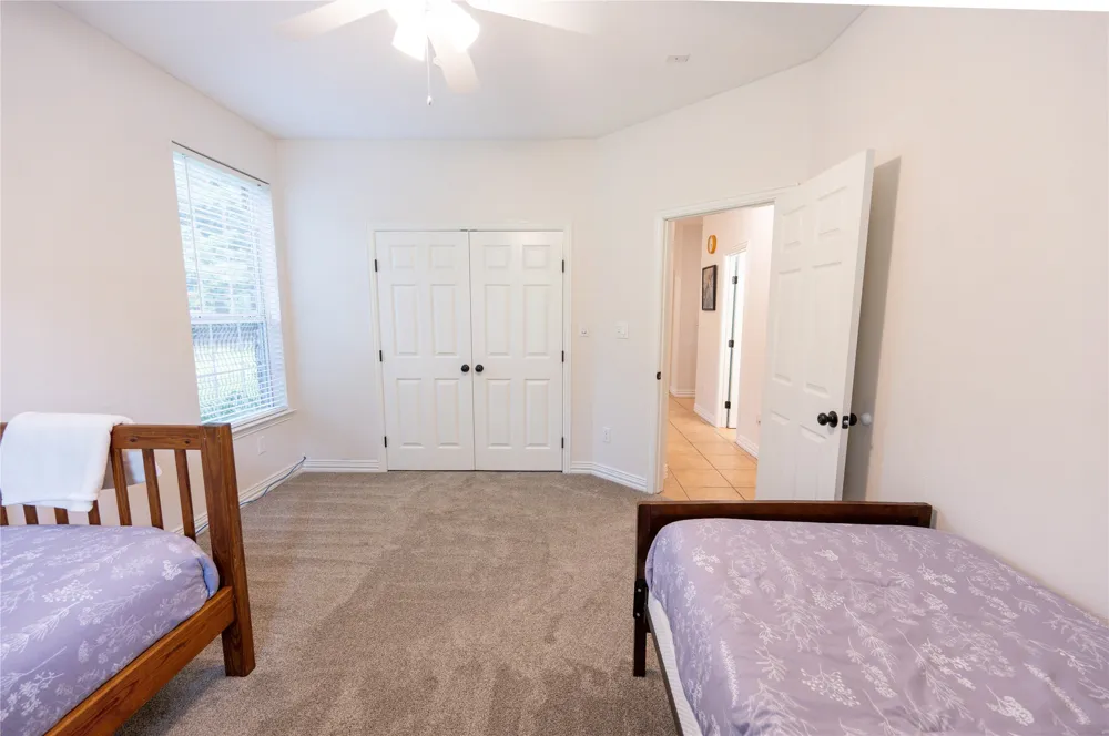 735 Sleepy Hollow Lane Valley View, TX 76272
