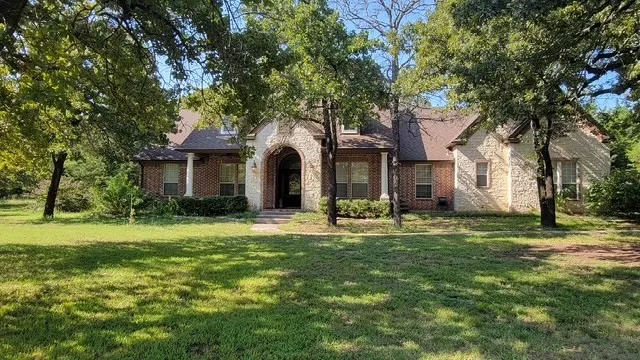 735 Sleepy Hollow Lane Valley View, TX 76272