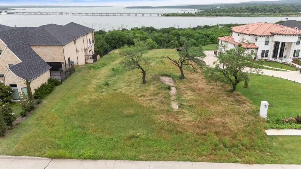 1047 Mallard Pointe Drive Grand Prairie, TX 75104