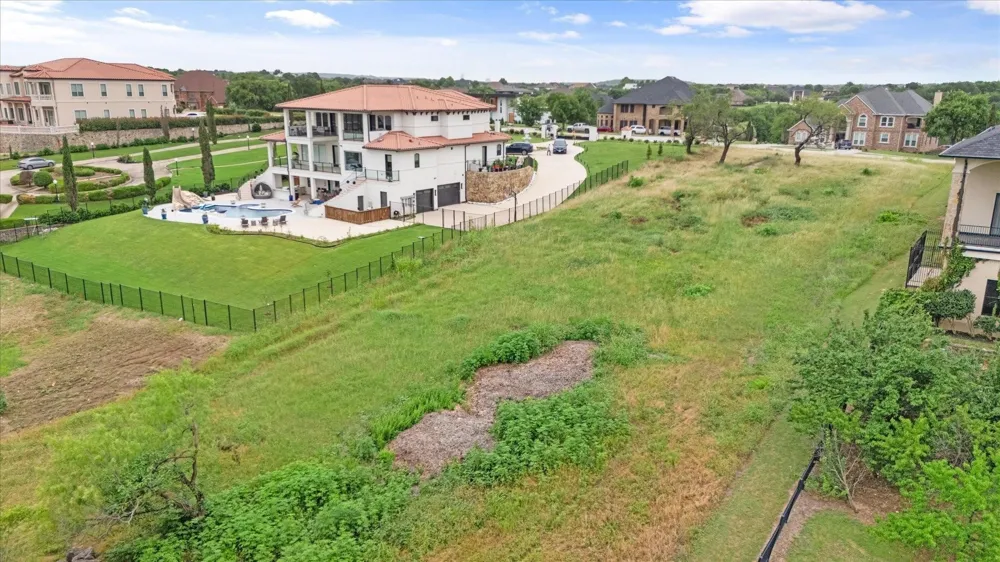 1047 Mallard Pointe Drive Grand Prairie, TX 75104