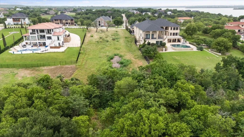 1047 Mallard Pointe Drive Grand Prairie, TX 75104