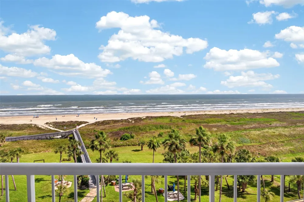1401 E Beach Drive #510 Galveston, TX 77550