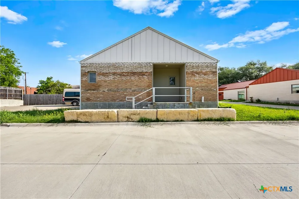 2819 Lone Oak Drive Belton, TX 76513