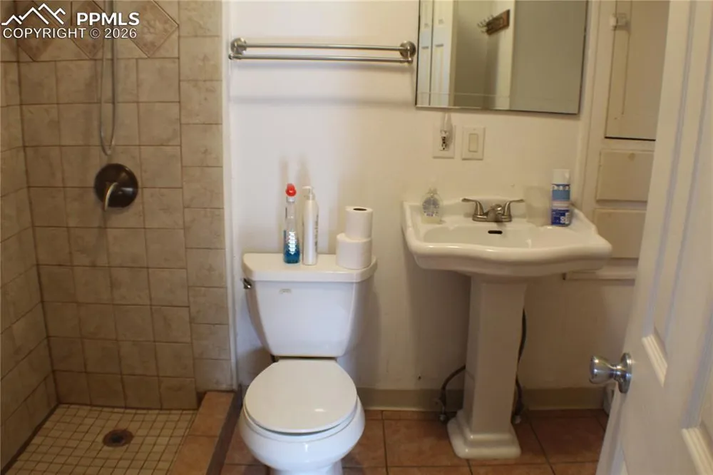 911 E 6th Street Pueblo, CO 81001