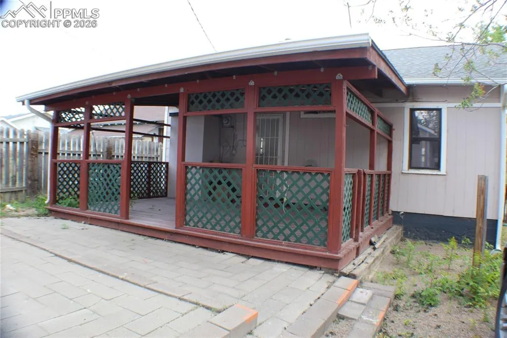 911 E 6th Street Pueblo, CO 81001