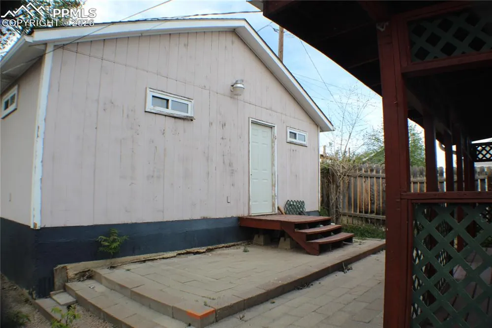 911 E 6th Street Pueblo, CO 81001
