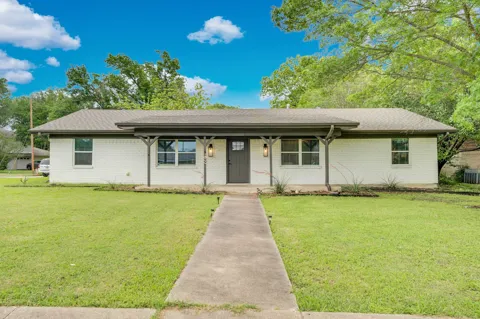 1104 Williamsburg Drive