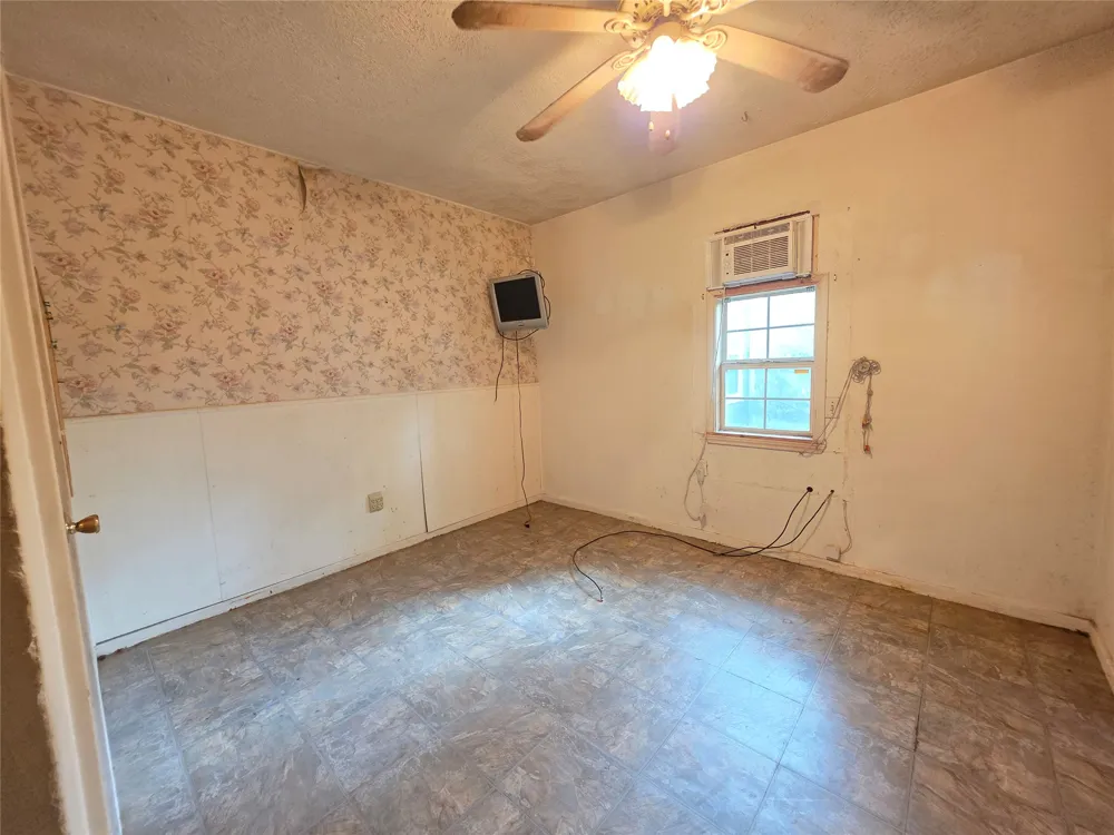 1203 Highland Avenue Rockdale, TX 76567