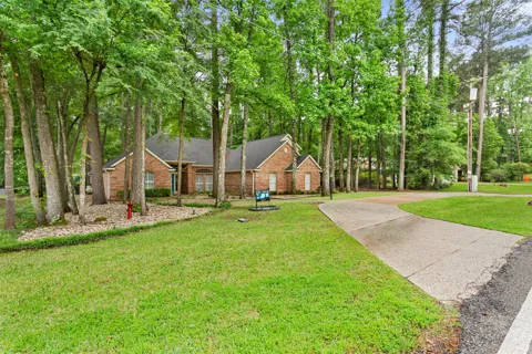 1644 Pineview Lane