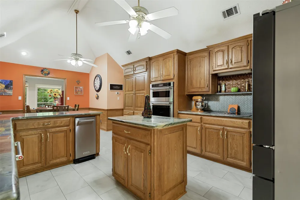 1644 Pineview Lane Hideaway, TX 75771