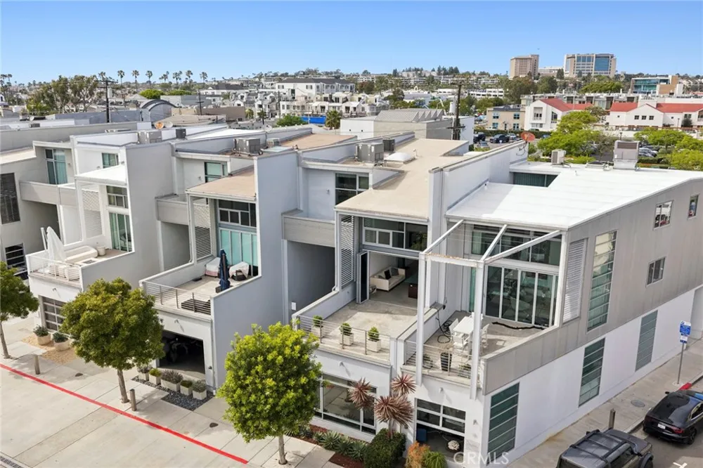 517 30th Street Newport Beach, CA 92663
