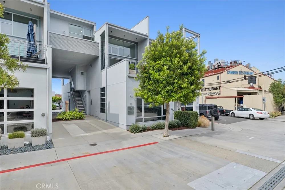 517 30th Street Newport Beach, CA 92663